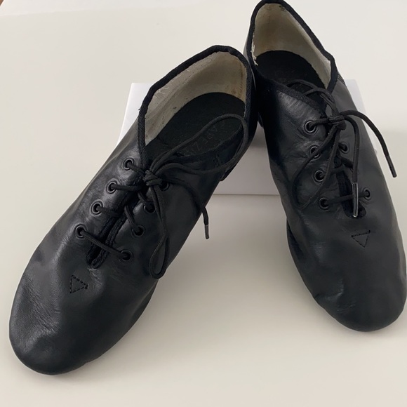 Capezios Dance shoes - Picture 7 of 9